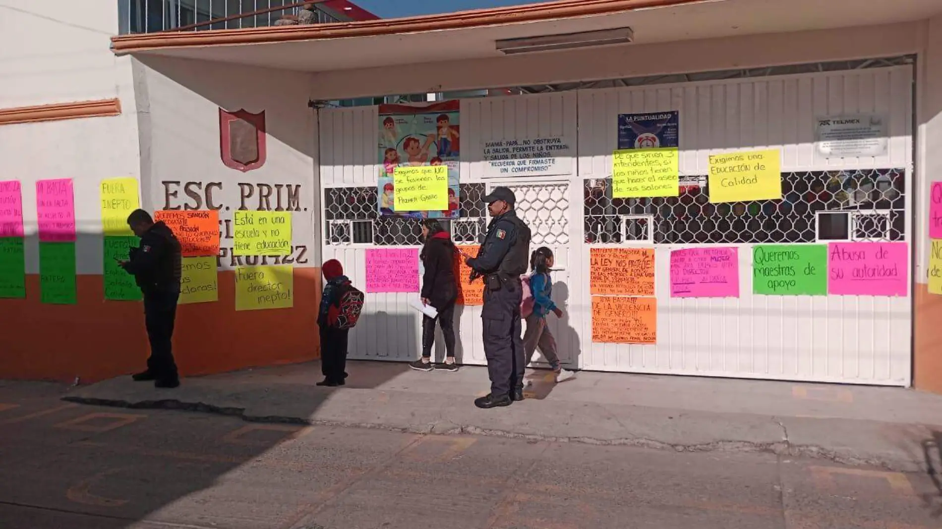 manifestación padres de familia Ixcotla (3)